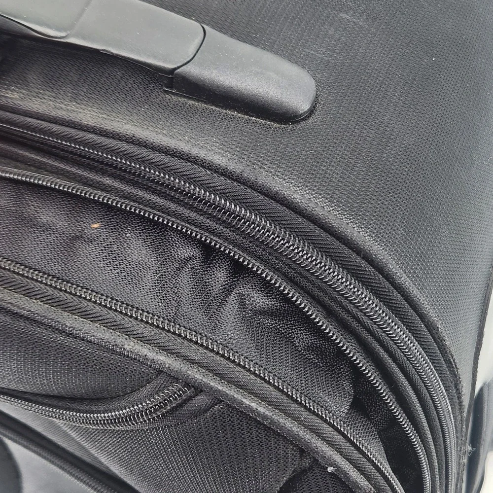 Samsonite Empairio Spinner Carry On Luggage 23